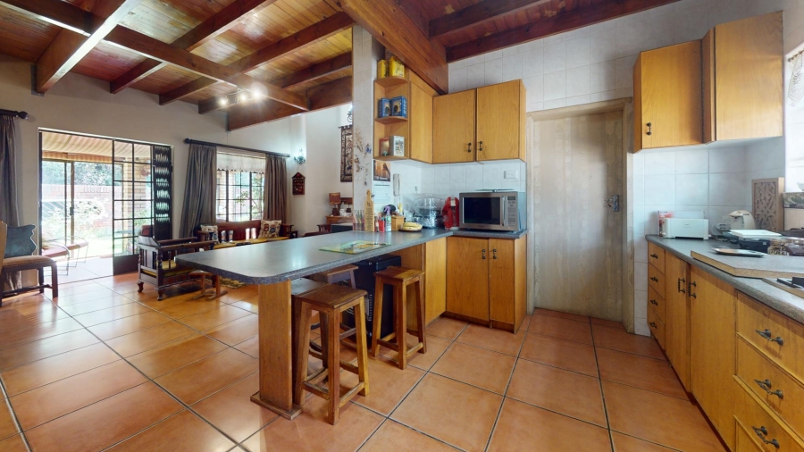 5 Bedroom Property for Sale in Mooivallei Park North West